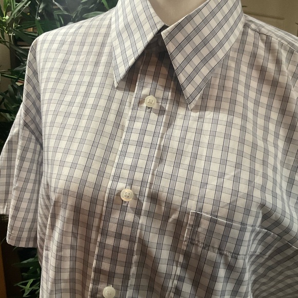 “BALMAIN” PARIS Men’s Checkered White and Grey 3/4 Sleeve Button Up Shirt. - Picture 3 of 7